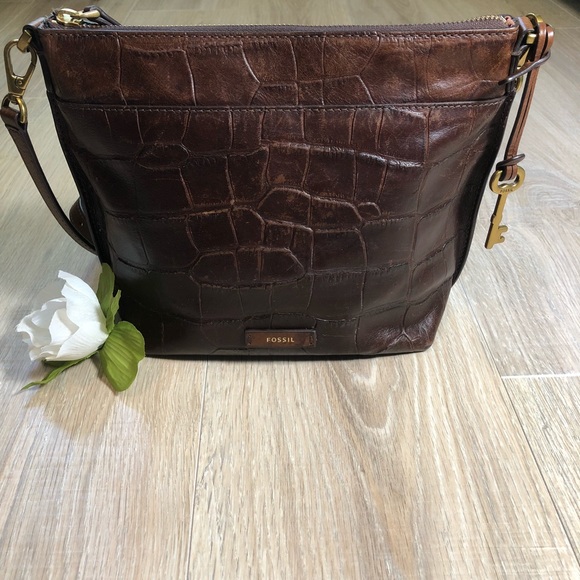 Fossil Handbags - ♥️Vintage Fossil Croc Embossed Leather Crossbody.